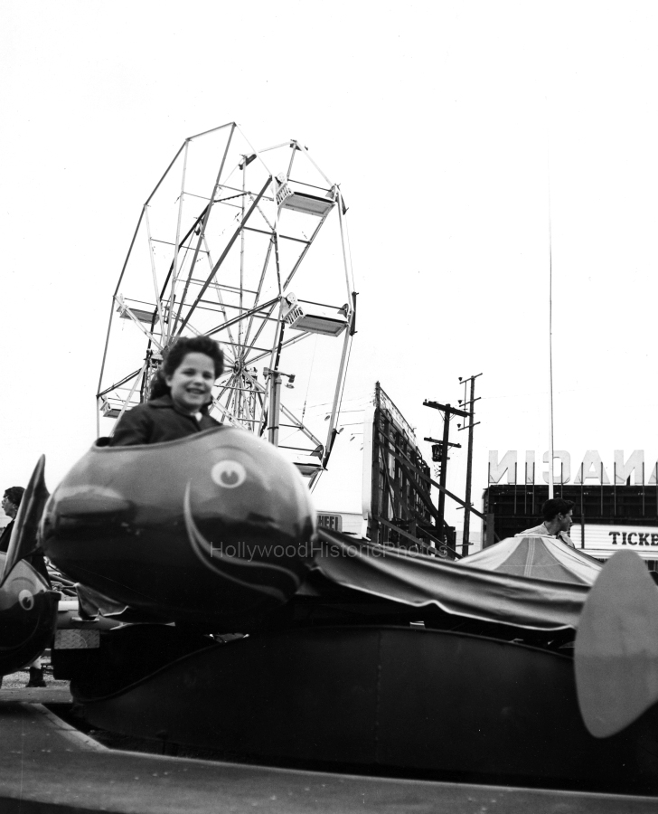 Beverly Park 1953 The Whale Ride at Bevely Blvd. and La Cienega wm.jpg